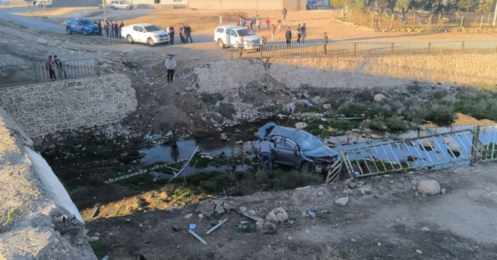Mardin’de Otomobil Köprüden Kanala Düştü Bir Kişi Yaşamını Yitirdi