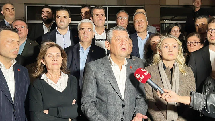 Özgür Özel İstanbul Adliyesinde Siyasi Casusluk İddialarına Karşı Durdu