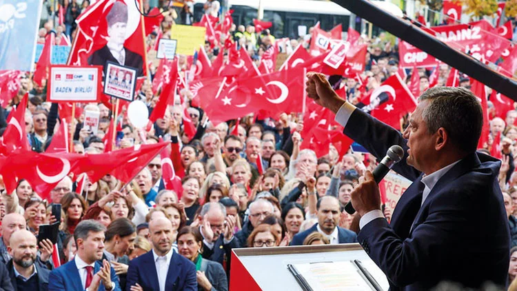 CHP Genel Başkanı Özel Brüksel’de Türkiye’deki Gelişmelere Susanları Kaydettiklerini Belirtti