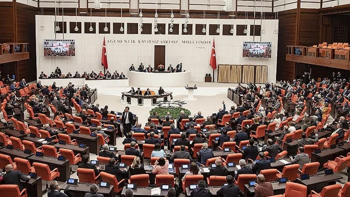 Özgür Özel’in de aralarında olduğu 11 milletvekilinin dokunulmazlık dosyası TBMM’de