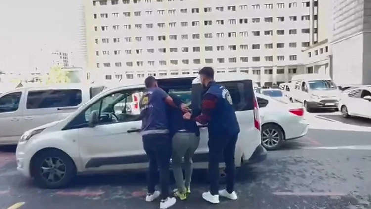 Peygamberlere Yönelik Sözleri Nedeniyle Komedyen Egemen Şimşek Tutuklandı