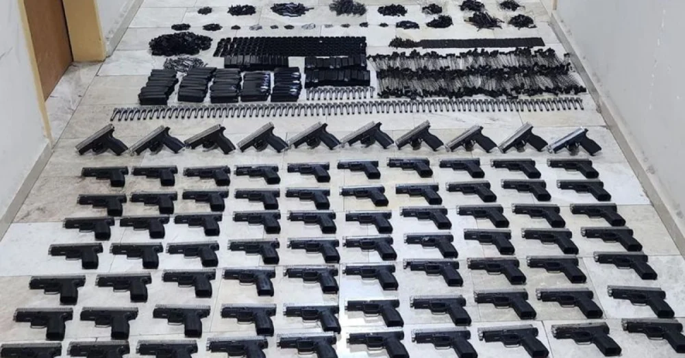 Hatay Erzin’de Durdurulan Araçta 90 Ruhsatsız Tabanca Ele Geçirildi