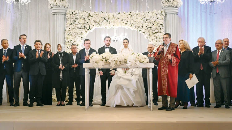 Üst Düzey Protokol Ankara’Daki Nikah Töreninde Şahitlik Kürsüsünde Buluştu