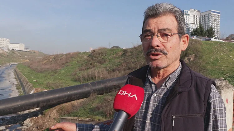 Esenyurt Haramidere’nin Rengi Kırmızıya Döndü Kötü Koku Endişe Yarattı