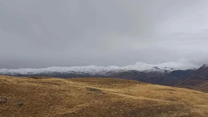 Güneydoğu’da Sağanak Yağış Karla Yer Değiştirdi Yaylalar Beyaz Örtüyle Kaplandı