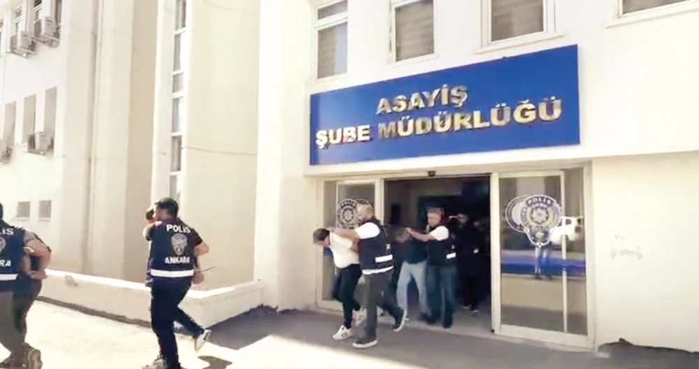 Sahte Polis Dolandırıcılarına Yönelik Dev Operasyonda 25 Kişi Tutuklandı