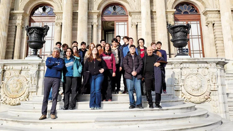 Kabataş Erkek Lisesi Öğrencileri Tarihi Saraylarda Yaşayarak Öğreniyor