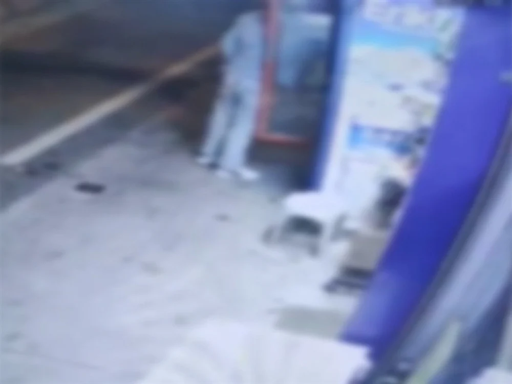 Sarıyer’deki Tekel Bayide Hırsızlık Girişiminde Çocuk Şüpheliye Silahlı Müdahale