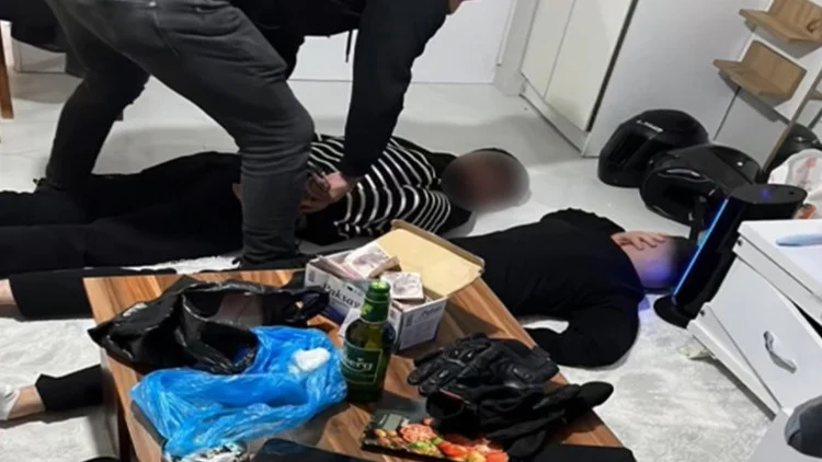 Sarıyer Rezidansta Uyuşturucu Ve Silah Operasyonunda İki Şüpheli Tutuklandı