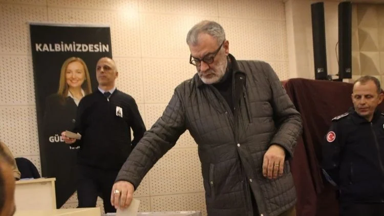 Şehzadeler Belediye Başkanlığı Koltuğuna Hakan Şimşek Oturdu