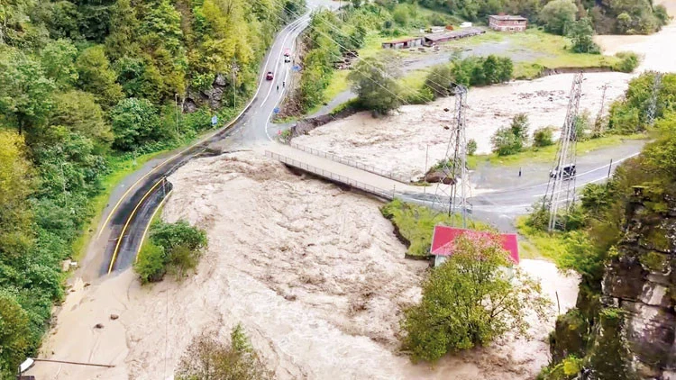 Doğu Karadeniz Sel Felaketi Rize’ye 1.2 Milyar Liralık Hasar Bıraktı
