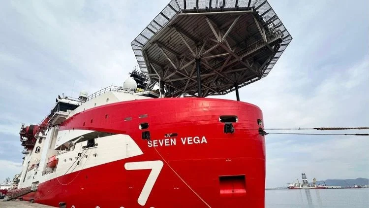 Seven Vega Gemisi Filyos Limanı’na Ulaşarak Derin Deniz Doğalgaz Projelerine Kritik Bir Adım Attı