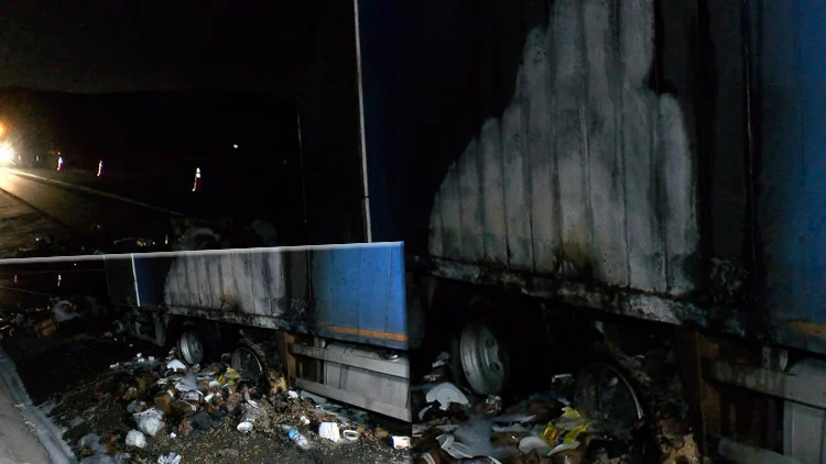 Kuzey Marmara Otoyolu’nda Seyir Halindeki Kamyon Alevlere Teslim Oldu