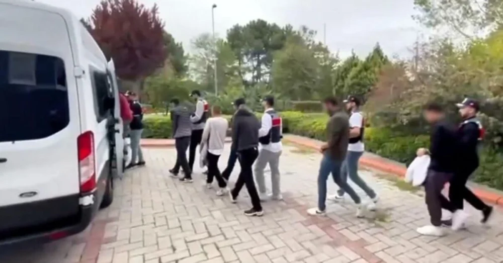 İstanbul Merkezli Siber Dolandırıcılık Operasyonunda 900 Milyon Liralık Suç Hareketi Tespit Edildi