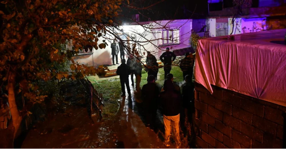 Manisa’da Aile Faciası: Eşi Ve Bacanağını Öldüren Şüpheli Aranıyor