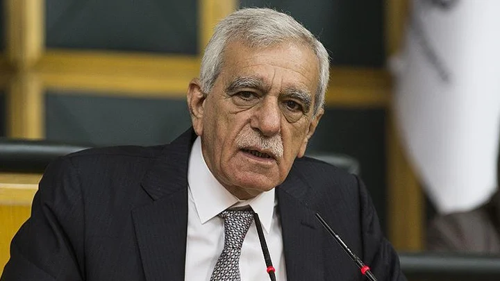 DEM Partili Ahmet Türk Terör Örgütü Propagandası Suçlamasından Beraat Etti