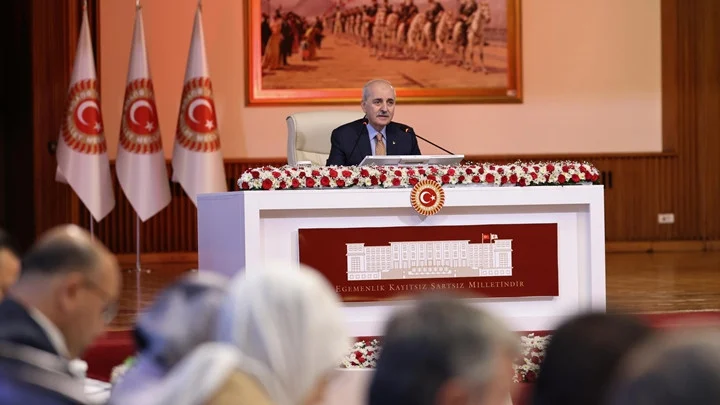 Ak Parti Sekizinci Yargı Paketinin Süreç Raporunu Türkiye Büyük Millet Meclisine Sundu