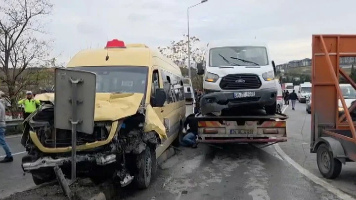 Başakşehir’deki Zincirleme Kazada 12 Kişi Yaralandı