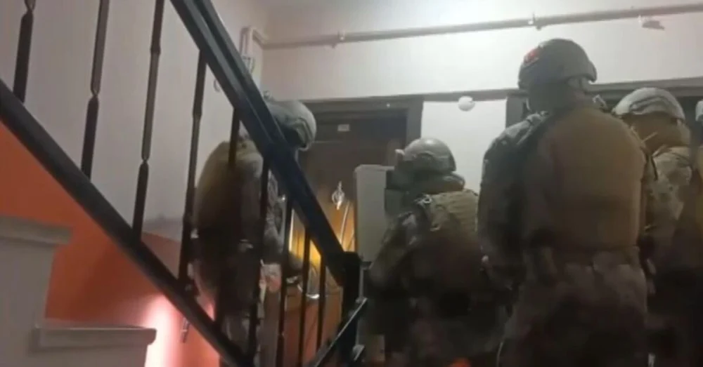 Sultanbeyli’deki Suç Örgütü Operasyonunda 13 Şüpheli Tutuklandı