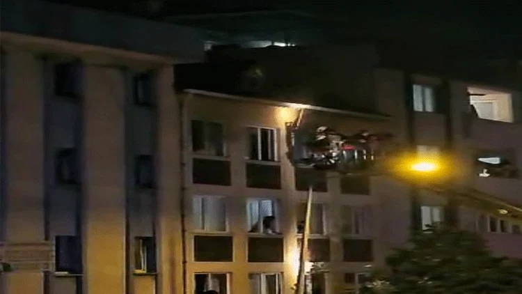 Sultangazi’de Eski Koca Eşinin Evini Kundakladı Üçü Ağır Yedi Kişi Yaralandı