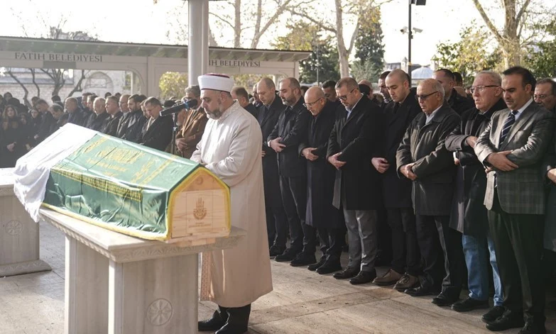 Merkez Bankası Başkanı Fatih Karahan’ın Annesi Hatice Karahan Uşak’ta Defnedildi