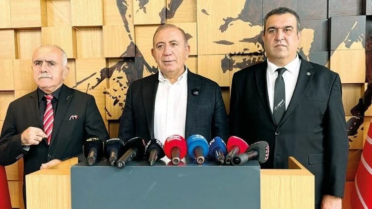 Gürsel Tekin Yeni Parti Binasının Açılışında Partililerin Emeklerini Öne Çıkardı