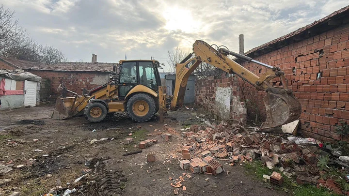 Tekirdağ Çorlu’da Uyuşturucu İle Mücadelede Kore Mahallesi’nde Yıkımlar Devam Ediyor