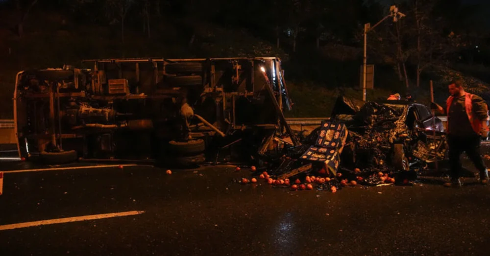 Tem Otoyolu Ankara İstikametinde Ağır Trafik Kazası İki Kişi Yaralandı