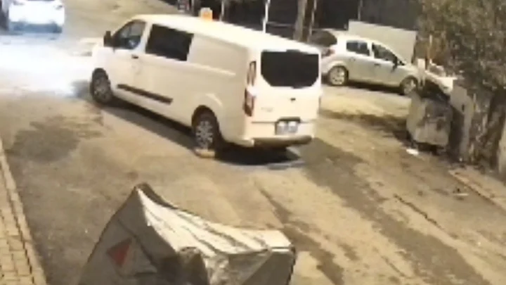 Sanayi Mahallesi’nde Kediyi Ezip Kaçan Sürücünün Görüntüleri İnfial Yarattı