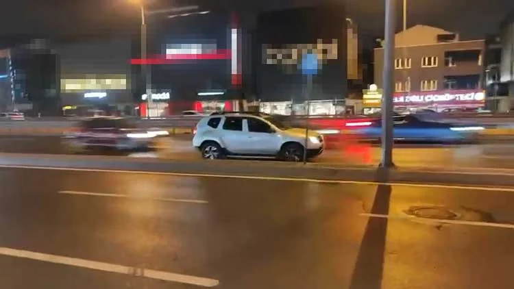 Avcılar D-100 Karayolunda Tehlikeli Geri Sürüş Trafiği Tehdit Etti