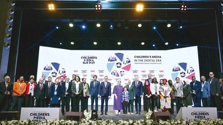 Emine Erdoğan Dijital Ayak İzi Konusunda Uyardı Çocuk Hakları Sözleşmesi İmza Çağrısı Yaptı