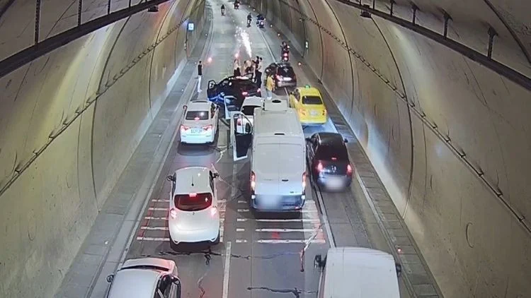 Kağıthane Tüneli Asker Uğurlamasında Trafiği Kapatanlara 27 Bin 894 Lira Ceza