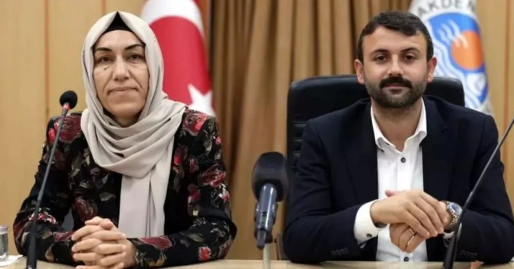 Eski Akdeniz Belediye Başkanı Sarıyıldız Ve İki Meclis Üyesi Adli Kontrolle Serbest Bırakıldı