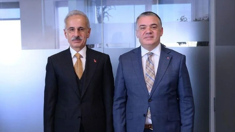 Ulaştırma Bakanı Uraloğlu Londra’da Kritik Temaslarda Bulundu