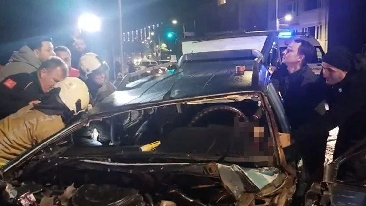 Üsküdar’da Hatalı Sollama Zincirleme Kazaya Yol Açtı 3 Kişi Yaralandı