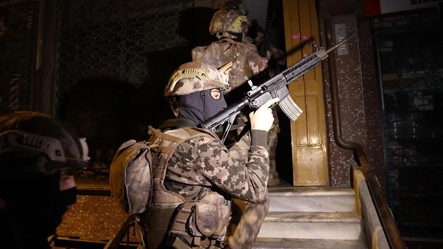 Yalova’da DEAŞ operasyonu; polise ateş açıldı: 7 polis yaralı