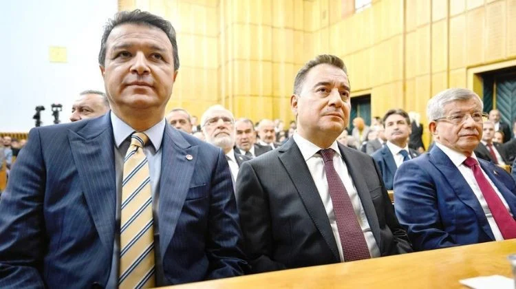 Yeni Yol Partisi Liderlerinden Fotoğraf Tartışmalarına Sert Yanıt