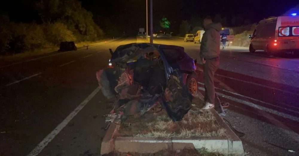 Yozgat’ta Direğe Çarpan Otomobil İkiye Bölündü Sürücü Hayatını Kaybetti