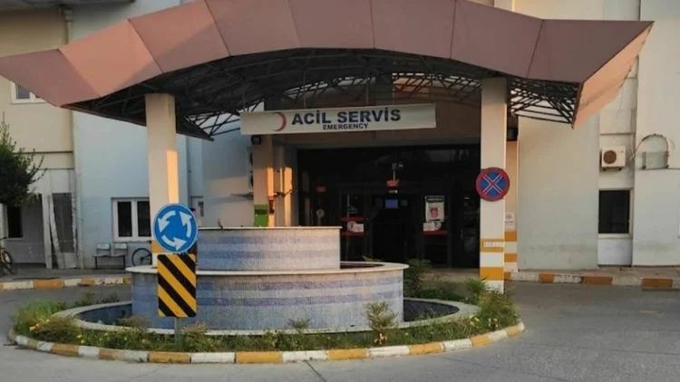 Fethiye’de Zehirlenme Şüphesi Üç Kardeşi Vurdu Bir Çocuk Yaşamını Yitirdi